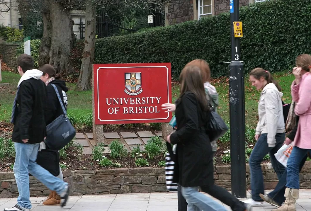 Apply for Bristol University (UK) Think Big Scholarships