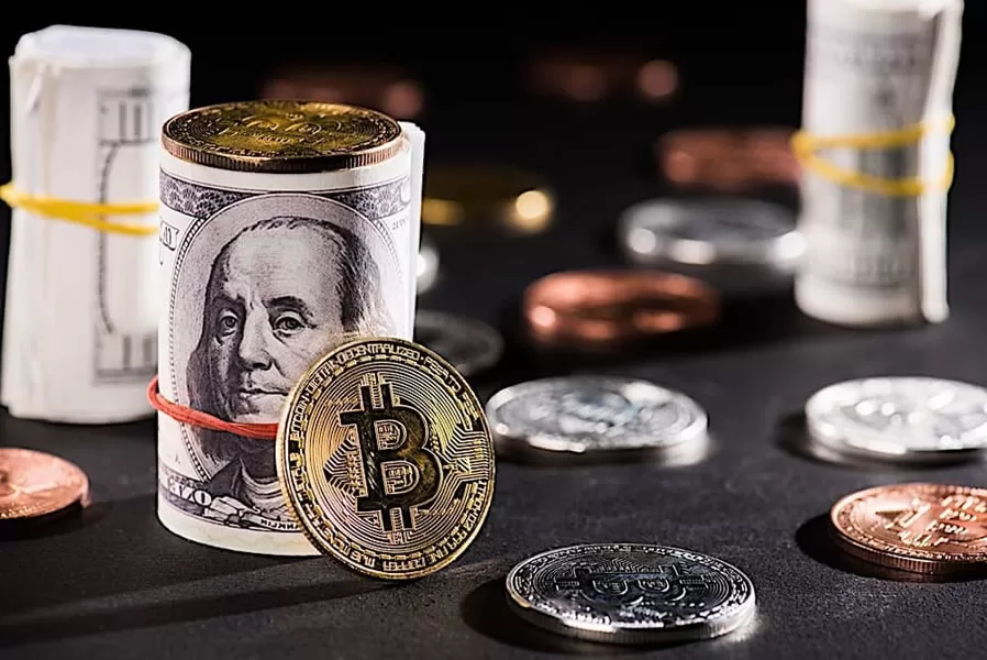 The Pros and Cons of Investing in Bitcoin: Is It Worth the Risk?