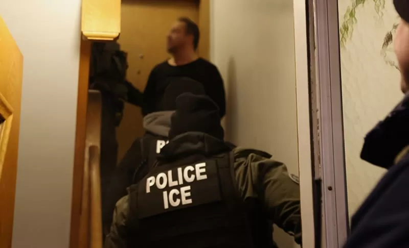 ICE Crackdown in Chicago: Mass Arrests Spark Fear and Uncertainty